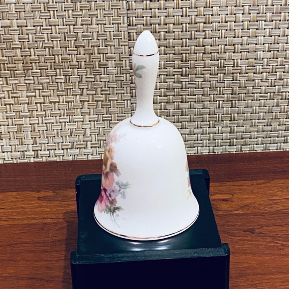VTG 1960s Crown West Porcelain Floral Bell - Picture 6 of 11